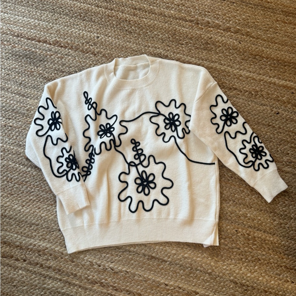 NWT Commense - Knit Floral Oversized Sweater